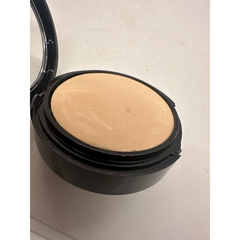 Laura Geller Double‎ Take Baked Versatile Powder Foundation Fair + Brush